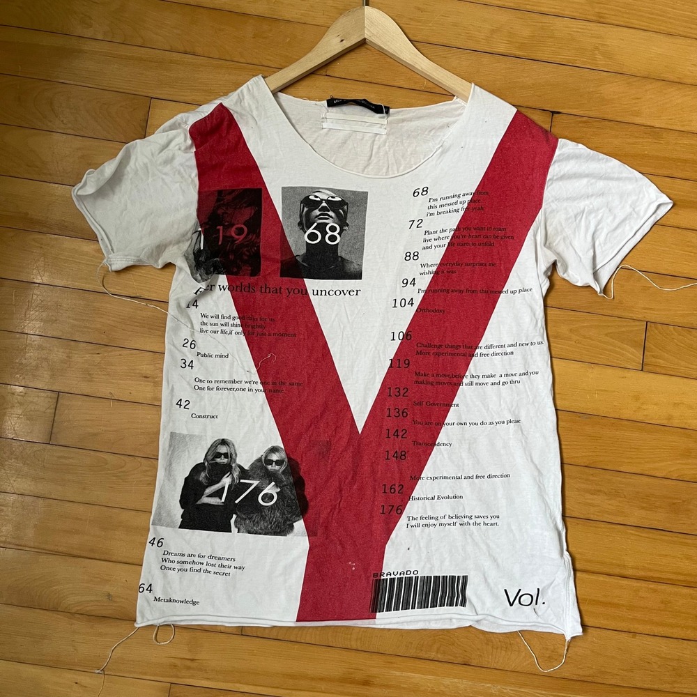 gene par. Yukio Mishiba White Red V Text Photo Raw Hem Scoop Neck Shirt